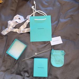 Authentic Tiffani bracelet like new